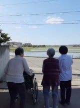 田園風景とスカイブルーの絶景が広がります。